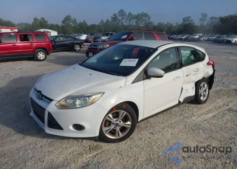 2014 Ford Focus Se z USA, uszkodzony, nr VIN 1FADP3K22EL124554